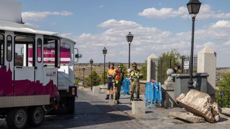 Imagen del tren turístico de Toledo que ha atropellado a un hombre tras ponerse en movimiento estando vacío