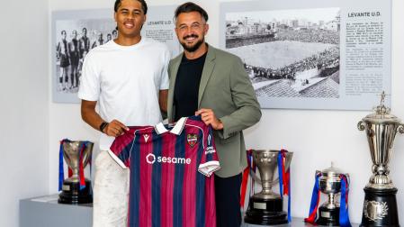 Ifeanyi Ndukwe, nuevo fichaje del Levante que no puede ser inscrito.