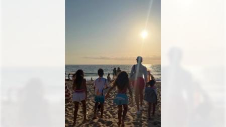 Georgina, con sus hijos pequeños, en una imagen publicada en Instagram durante sus vacaciones