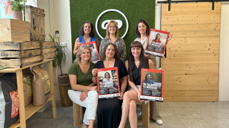 De izquierda a derecha y de arriba abajo: Uxue Itoiz, directora gerente de CEIN; Ester Fernández Razquin, directora gerente del Servicio Navarro de Empleo; Nora Miguéliz, jefa de la sección de emprendimiento y trabajo autónomo del Gobierno de Navarra; Pilar Tellechea, directora del área de creación de empresas de CEIN; María Fernández, gerente de Pattas; Leyre Ortega, técnica de emprendimiento de CEIN
