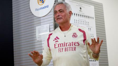 El técnico del Real Madrid, José Mourinho, durante la rueda de prensa posterior al entrenamiento del equipo, este martes en Valdebebas