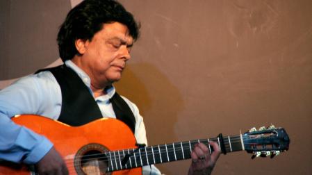 Felipe Maya, durante una actuación