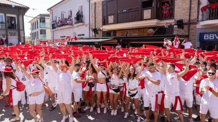 Instante del lanzamiento del cohete de las fiestas que Fustiñana celebró del 5 al 12 de agosto