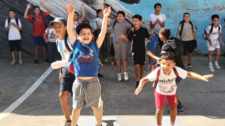 Niños divirtiéndose en el Campus de Verano en Fitero