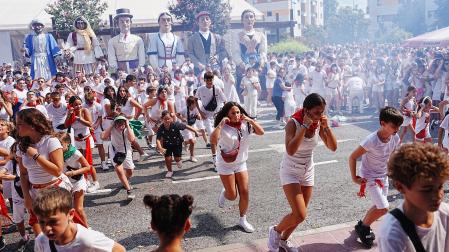 Varios heridos en el chupinazo de Noáin después de que tres cohetes cayesen a la plaza donde se congregaba la multitud
