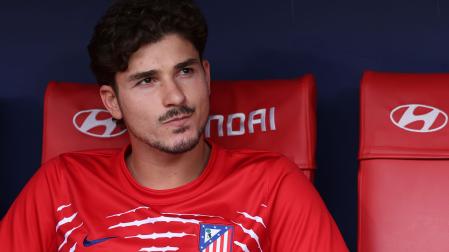 Julián Álvarez en el banquillo del Atlético de Madrid contra el Villarreal