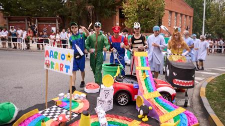 Foto del desfile de carrozas durante las fiestas de Noáin 2026