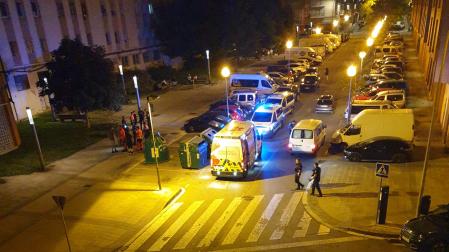 Servicios de emergencias y policiales en el lugar de los hechos