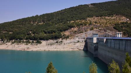 Una imagen del embalse de Itoiz, donde apareció el vehículo.
