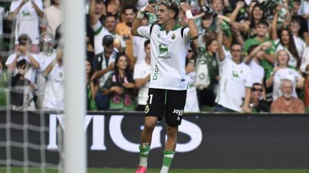 Yassir Zabiri celebra tras anotar su tercer tanto