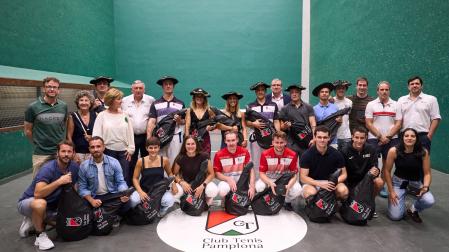 El trinquete del Tenis acogió este sábado las finales de la 54 edición del Torneo del Jamón