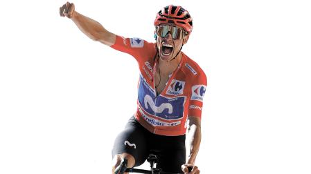 Enric Mas celebra su victoria tras la novena etapa de La Vuelta a España, este domingo en Aitana