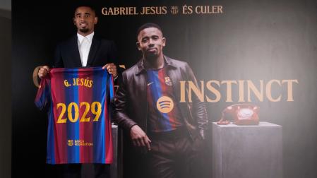El delantero brasileño Gabriel Jesús ha sido presentado este martes como nuevo jugador del FC Barcelona