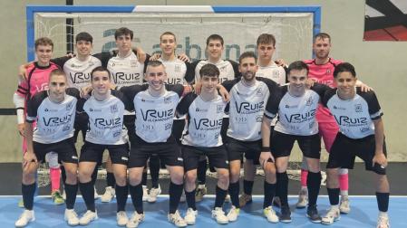 Los jugadores del Tafa, que militará en la Segunda B, antes de disputar un amistoso esta pretemporada
