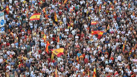 Vista general de la manifestación en la plaza de Cibeles en Madrid con motivo del Día de Ceuta, convocada este miércoles ante todos los ayuntamientos de España