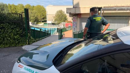 Dos detenidos, uno menor de edad, acusados de varios robos en las piscinas municipales de Noáin