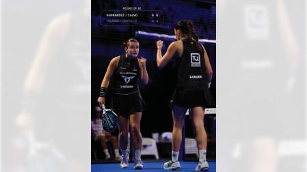 Martina Calvo y Claudia Fernández celebran el triunfo contra Talavan y Castello