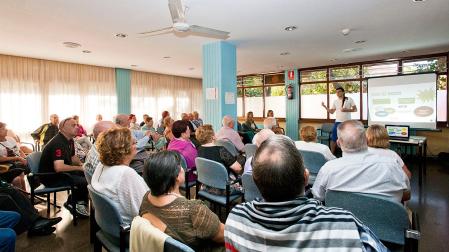Imagen del local de mayores de Echavacoiz, donde se darán las comidas, en su inauguración en 2018