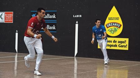 Joseba Ezkurdia y Jokin Altuna, en el partido de este sábado en Lekeitio
