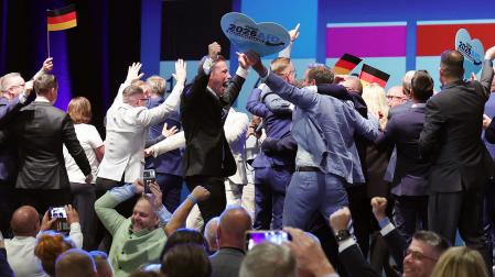 Euforia y alegría durante la fiesta electoral del partido de extrema derecha Alternativa para Alemania (AfD) al conocerse los sondeos a pie de urna tras las elecciones estatales de Sajonia-Anhalt, en Magdeburgo, Alemania