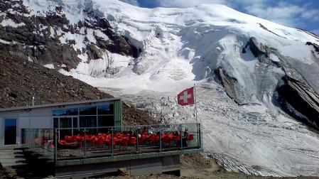 El Weissmies visto desde la estación de funicular en Hohsaas