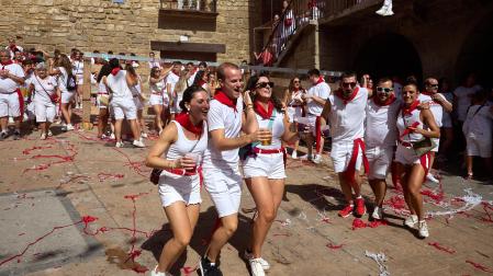 Fotos del cohete de inicio de fiestas en Cáseda