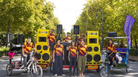Desde la izquierda, este miércoles en el Bosquecillo, Fernando F. Garayoa (Navarra Music Comission), Borja Oslé (Marabiyak Sound), Kontzi Esain (Ayuntamiento de Burlada), Dj Reimy (Marabiyak Sound), Maider Beloki y Alexia Canto (Ayuntamiento de Pamplona) y Iosu Marti y Leire Garijo (Marabiyak Sound)