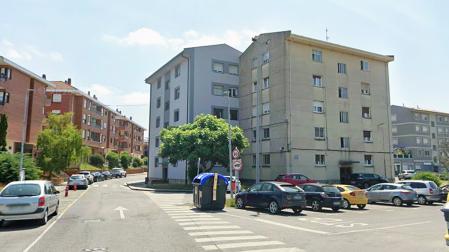 Vista de viviendas en una calle del barrio de Algorta, en Getxo