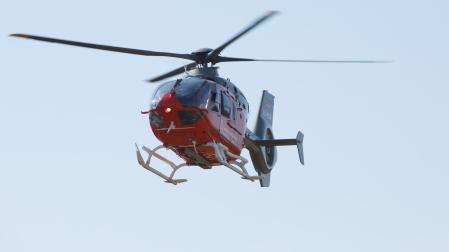 Se ha movilizado hasta el lugar del accidente el helicóptero de rescate debido a la dificultad para acceder hasta el herido