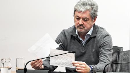 El dueño de Servinabar, Antxon Alonso, en su comparecencia en el Parlamento.