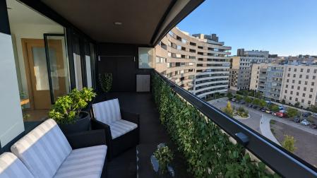 Terraza con acceso desde la cocina y el salón