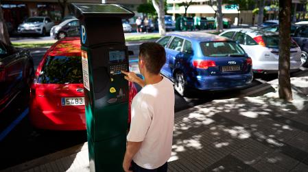 Nuevos parquímetros alfanuméricos operativos en Iturrama