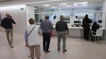Una delegación del Gobierno de Navarra acudió este miércoles, 16 de septiembre, a la inauguración del nuevo centro de salud de Villava