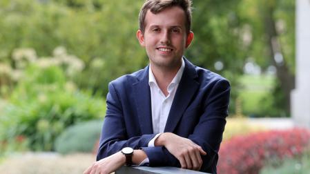 Javier Larequi, fotografiado en la Universidad de Navarra.