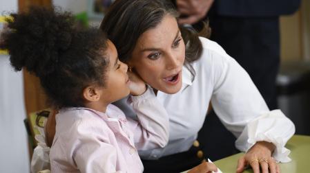 Fotos de la visita de la reina Letizia a su antiguo colegio, La Gesta, en Oviedo