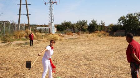 Una de las participantes lanza la rabiosa durante la competición