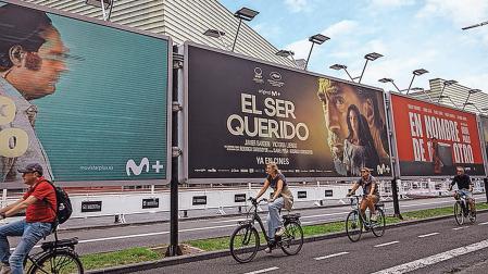 El Kursaal con los tradicionales carteles, este jueves 17 de septiembre