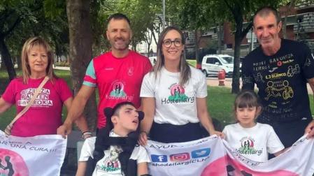 Fernando Velasco con Hodei, Ilargi y su familia