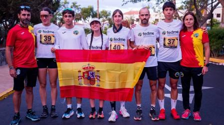 Naiara Irigoyen, en el centro y con el dorsal 40, junto al resto de los internacionales españoles del Mundial de Vertical