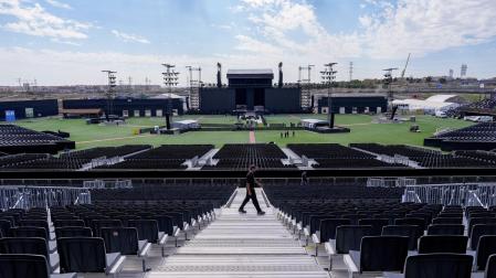 Fotos: Así es Macondo Park, el estadio y la 'ciudad' que se han construido para los 12 conciertos de Shakira en Madrid