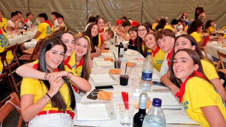 Comida de las cuadrillas en el día de las peñas de las fiestas de Santa Eufemia 2026 en Villafranca