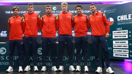 De izquierda a derecha los integrantes del equipo de España de Copa Davis, David Ferrer, Rafael Jódar, Daniel Mérida, Martín Landaluce, Jaume Munar y Pedro Martínez