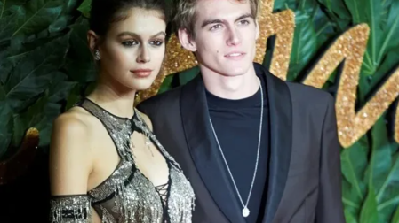 Presley Gerber, junto a su hermana Kaia