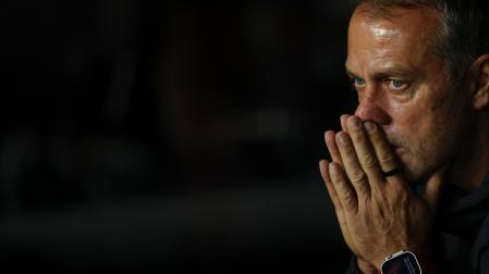 El entrenador del FC Barcelona Hans-Dieter Flick durante el partido contra el Racing Santander en el Camp Nou