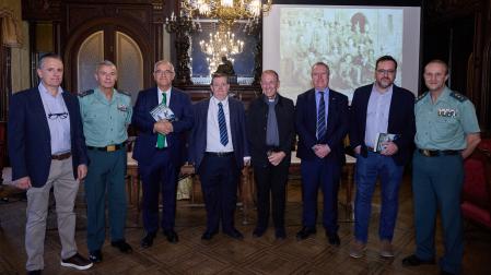 Desde la izda: Pablo Larraz, José Santiago Martín Gómez, Enrique Maya, Jesús Mª Ruiz Vidondo, César Magaña, Carlos Echeverría, Óscar Elía y José Miguel Barbero