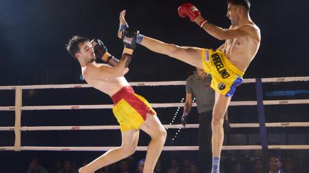 Dos luchadores compiten sobre el ring en la velada del año pasado en el Navarra Arena.