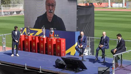 Un momento de la rueda de prensa de la renovación de Luis de la Fuente como seleccionador hasta 2032