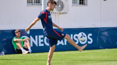 Aimar Oroz, en un entrenamiento reciente en Tajonar