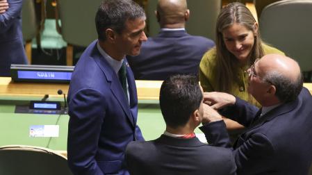 El presidente del Gobierno de España, Pedro Sánchez, y la vicepresidenta tercera y ministra para la Transición Ecológica Sara Aagesen, antes del inicio del 81.º periodo de sesiones de la Asamblea General de las Naciones Unidas (ONU)