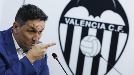 El director deportivo del Valencia CF, Braulio Vázquez, durante su presentación ante los medios de comunicación